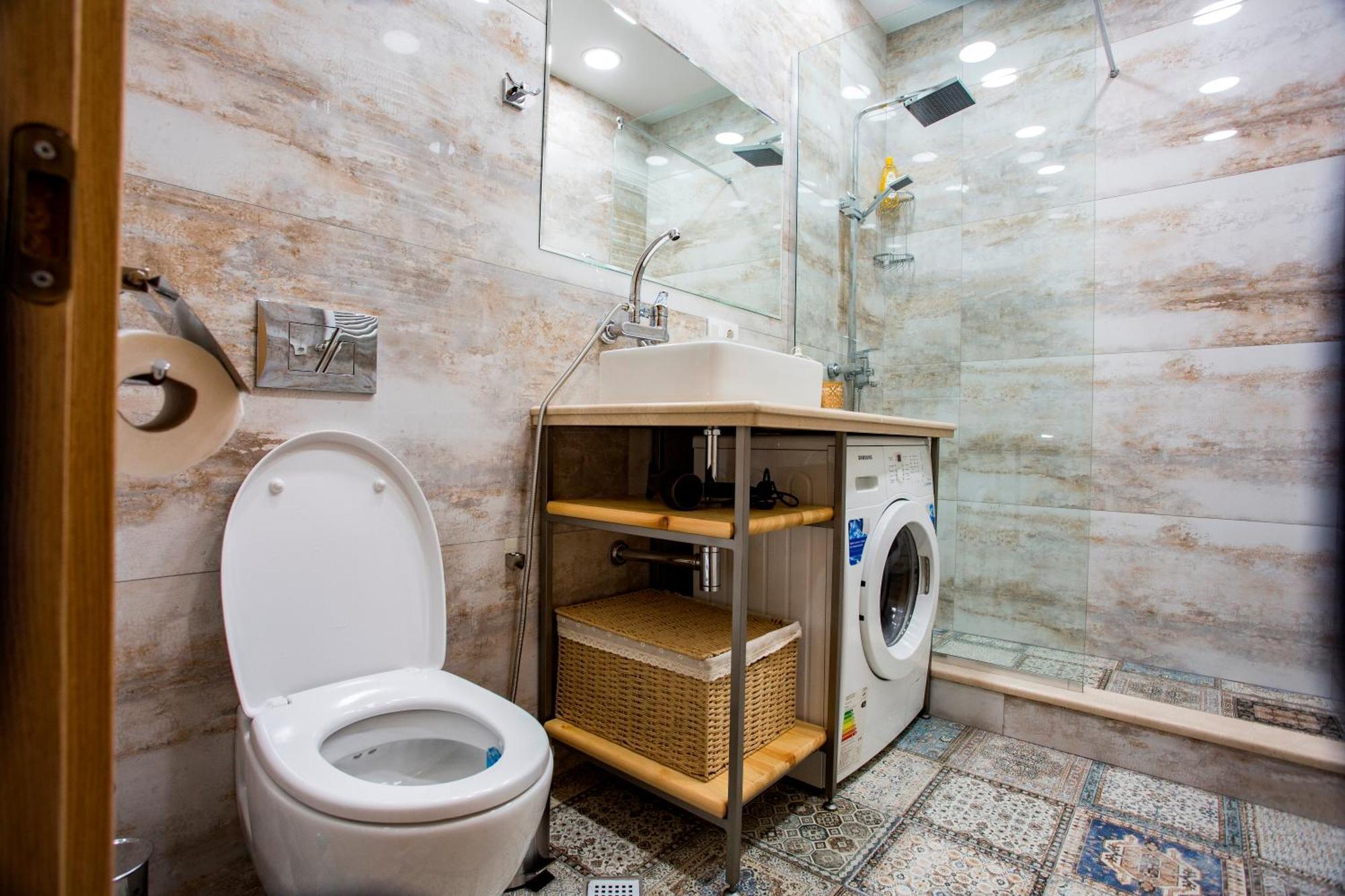 Yellow Apartment In Avlabari Tbilisi Exteriör bild